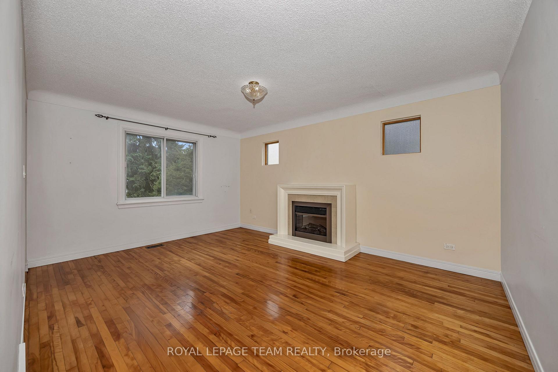 Photo 7 of 658 Tweedsmuir Avenue, Ottawa, Westboro/Hampton Park — HOMEH