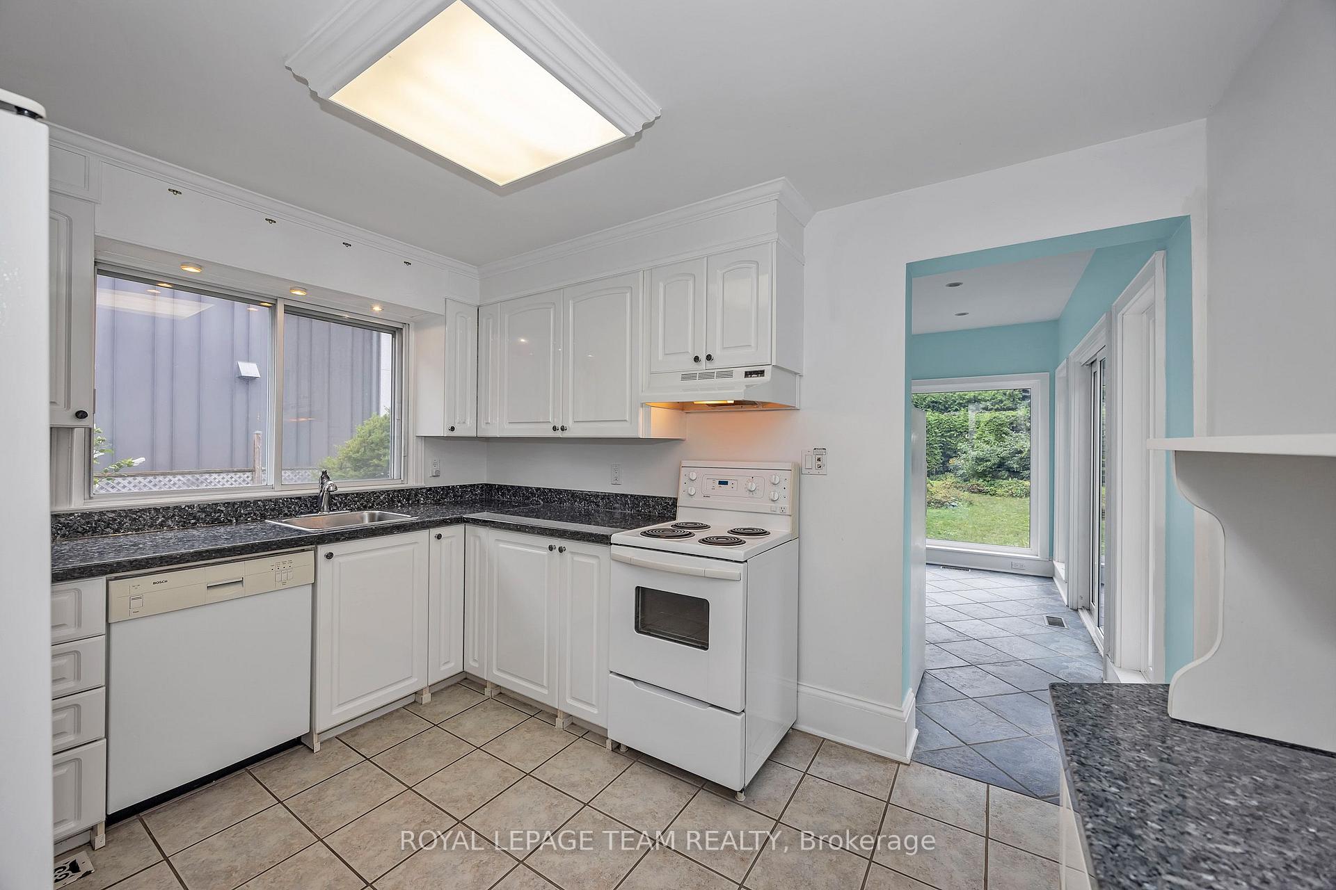 Photo 11 of 658 Tweedsmuir Avenue, Ottawa, Westboro/Hampton Park — HOMEH