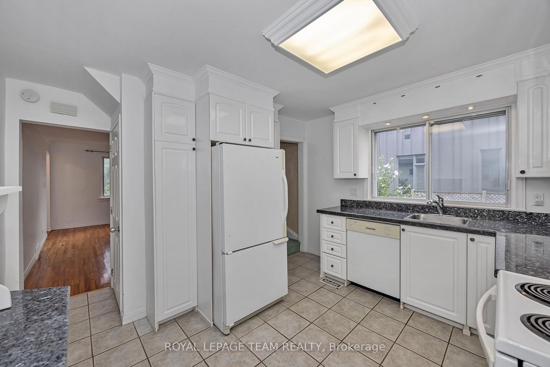 Photo 12 of 658 Tweedsmuir Avenue, Ottawa, Westboro/Hampton Park — HOMEH