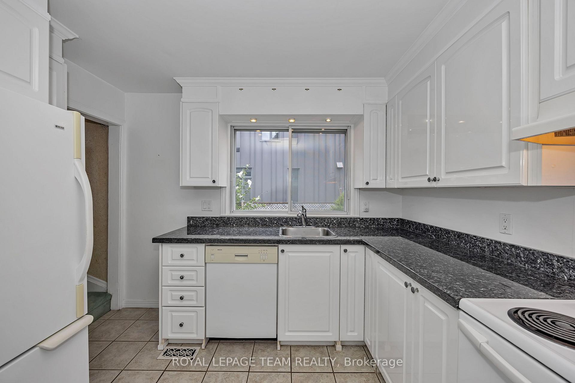 Photo 13 of 658 Tweedsmuir Avenue, Ottawa, Westboro/Hampton Park — HOMEH