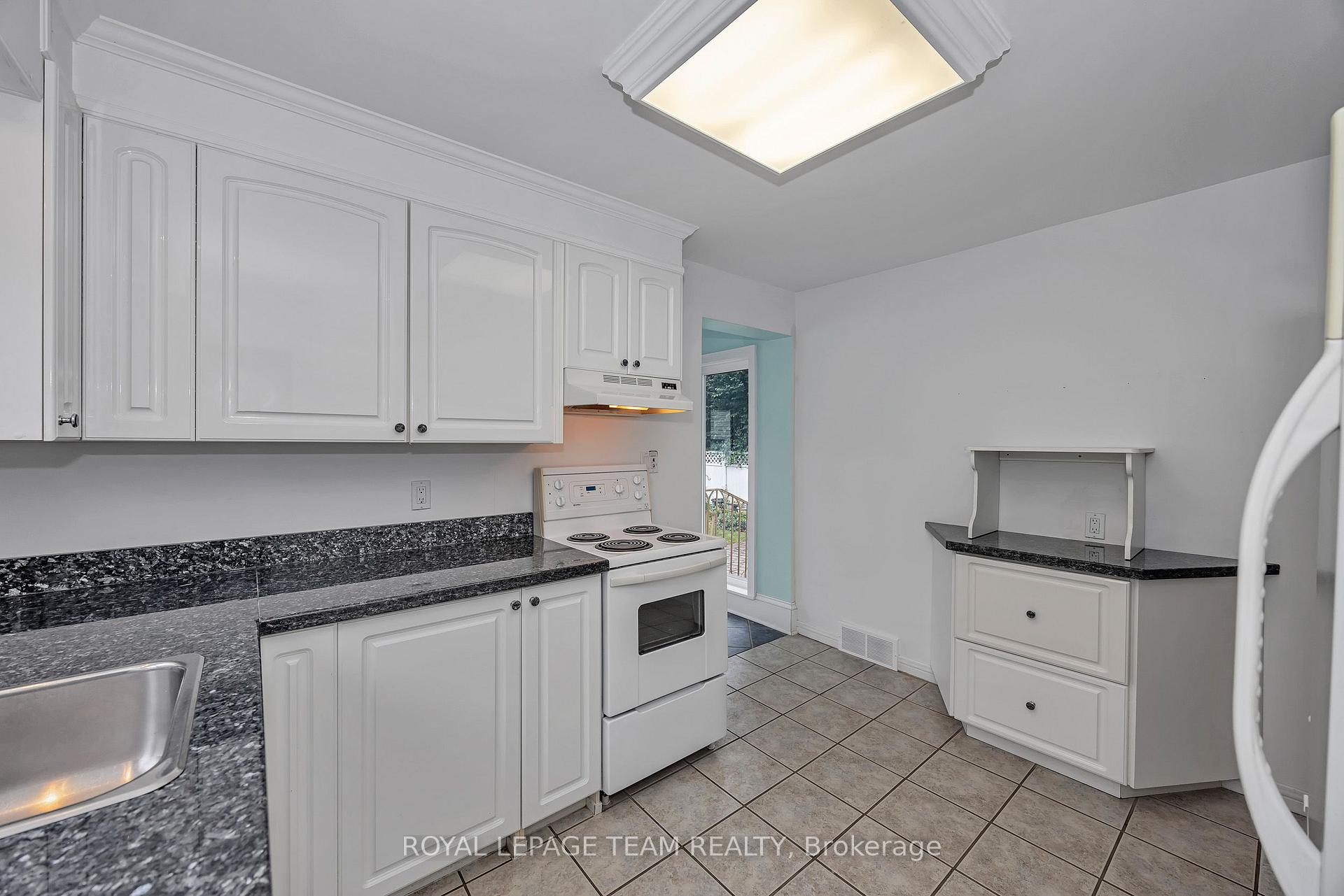 Photo 14 of 658 Tweedsmuir Avenue, Ottawa, Westboro/Hampton Park — HOMEH