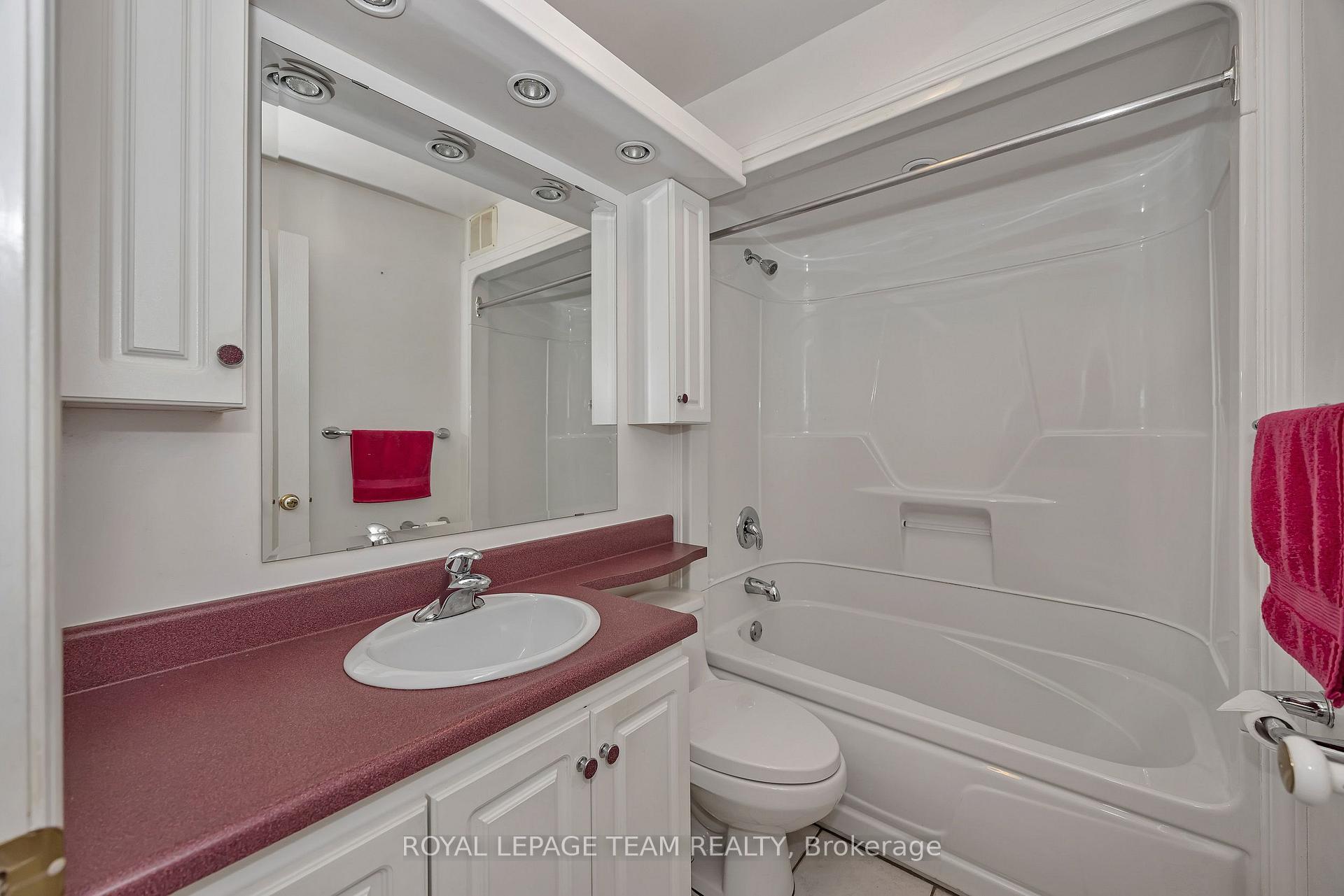 Photo 23 of 658 Tweedsmuir Avenue, Ottawa, Westboro/Hampton Park — HOMEH
