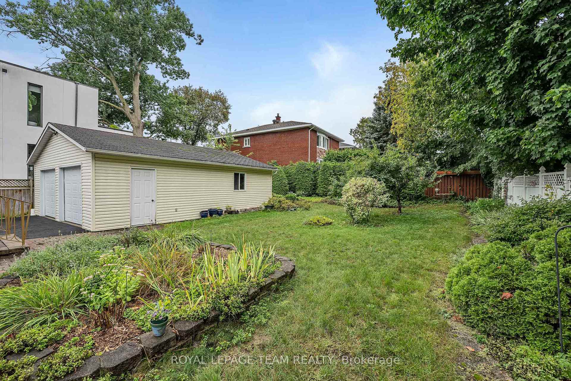 Photo 33 of 658 Tweedsmuir Avenue, Ottawa, Westboro/Hampton Park — HOMEH