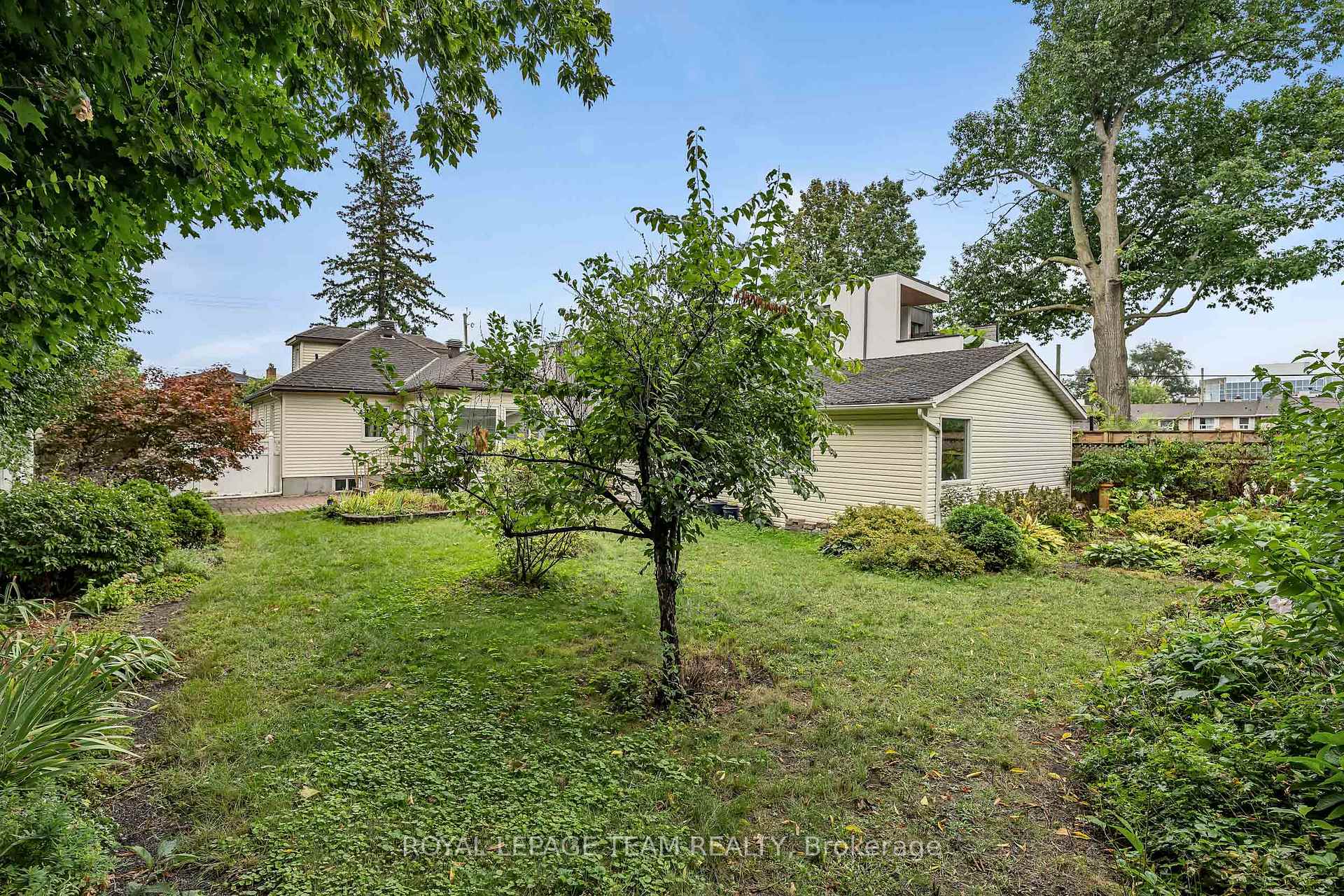 Photo 35 of 658 Tweedsmuir Avenue, Ottawa, Westboro/Hampton Park — HOMEH
