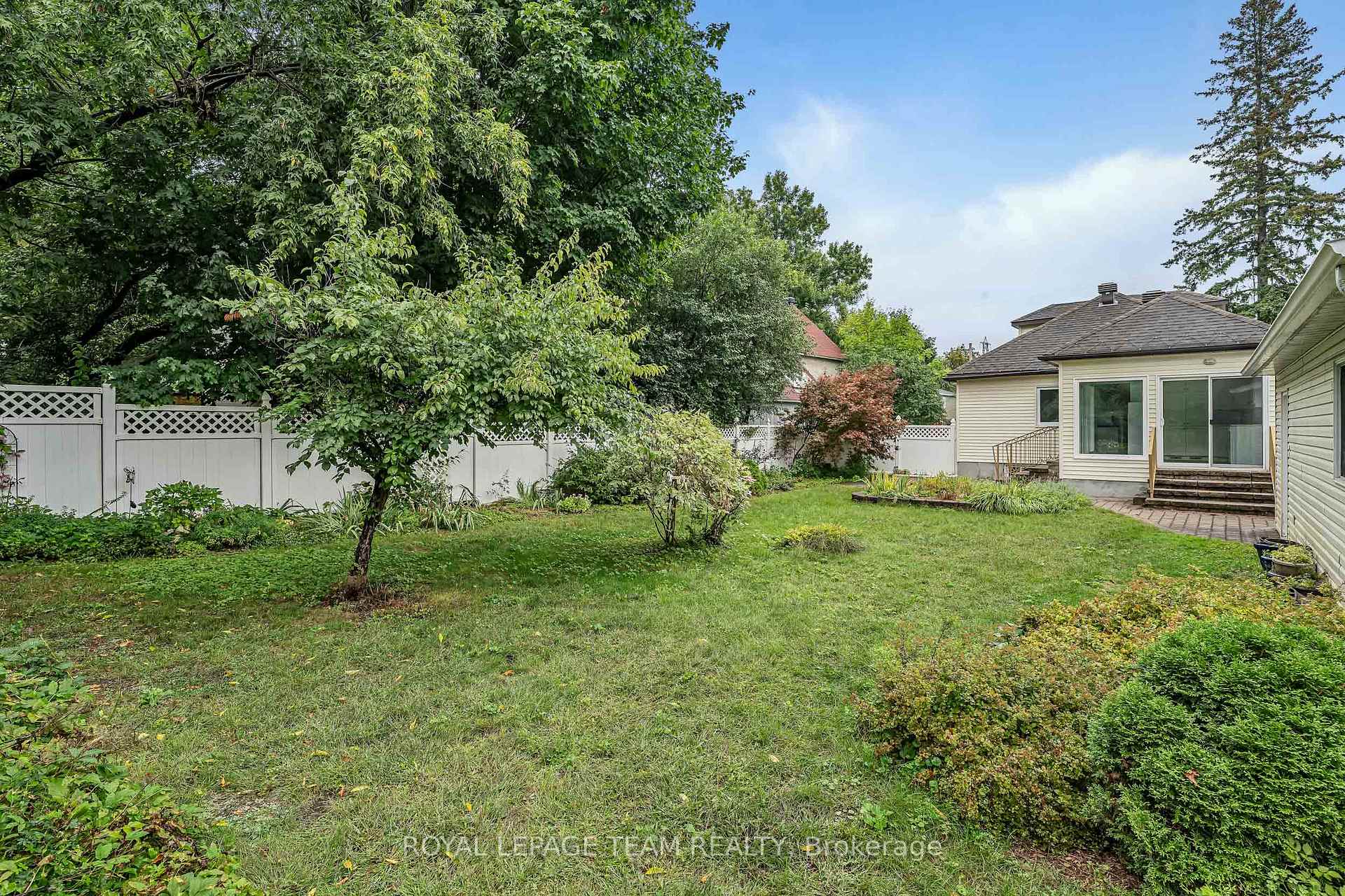 Photo 36 of 658 Tweedsmuir Avenue, Ottawa, Westboro/Hampton Park — HOMEH