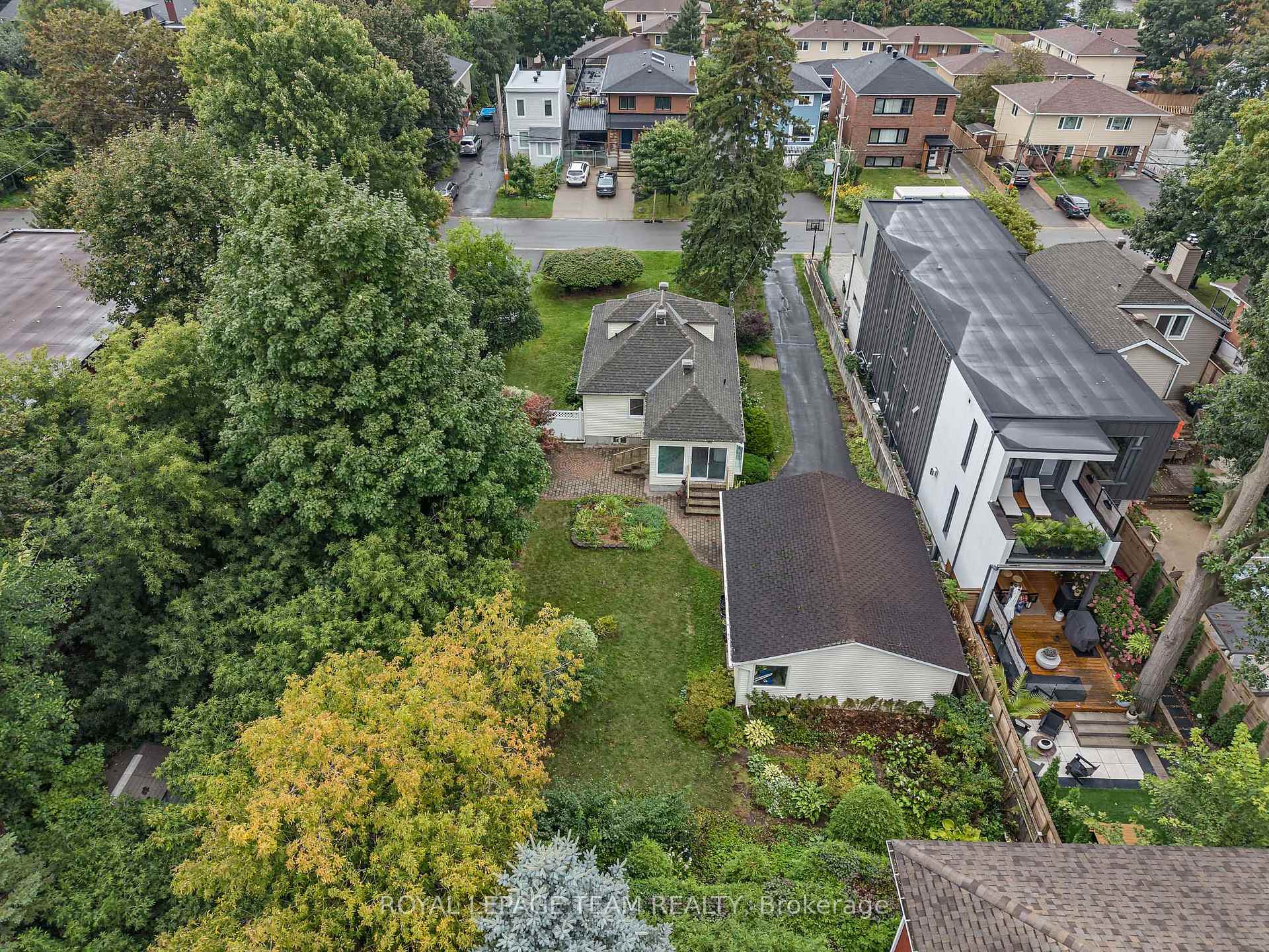 Photo 40 of 658 Tweedsmuir Avenue, Ottawa, Westboro/Hampton Park — HOMEH