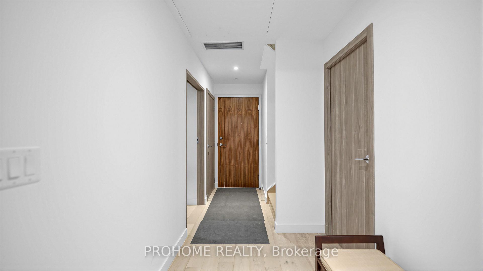 Photo 3 of Unit 111, 27 McMahon Drive, North York, Bayview Village — HOMEH