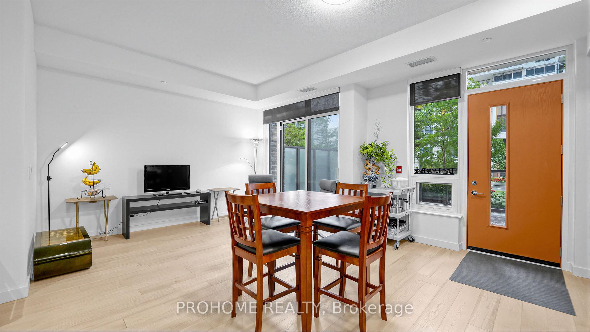Photo 10 of Unit 111, 27 McMahon Drive, North York, Bayview Village — HOMEH