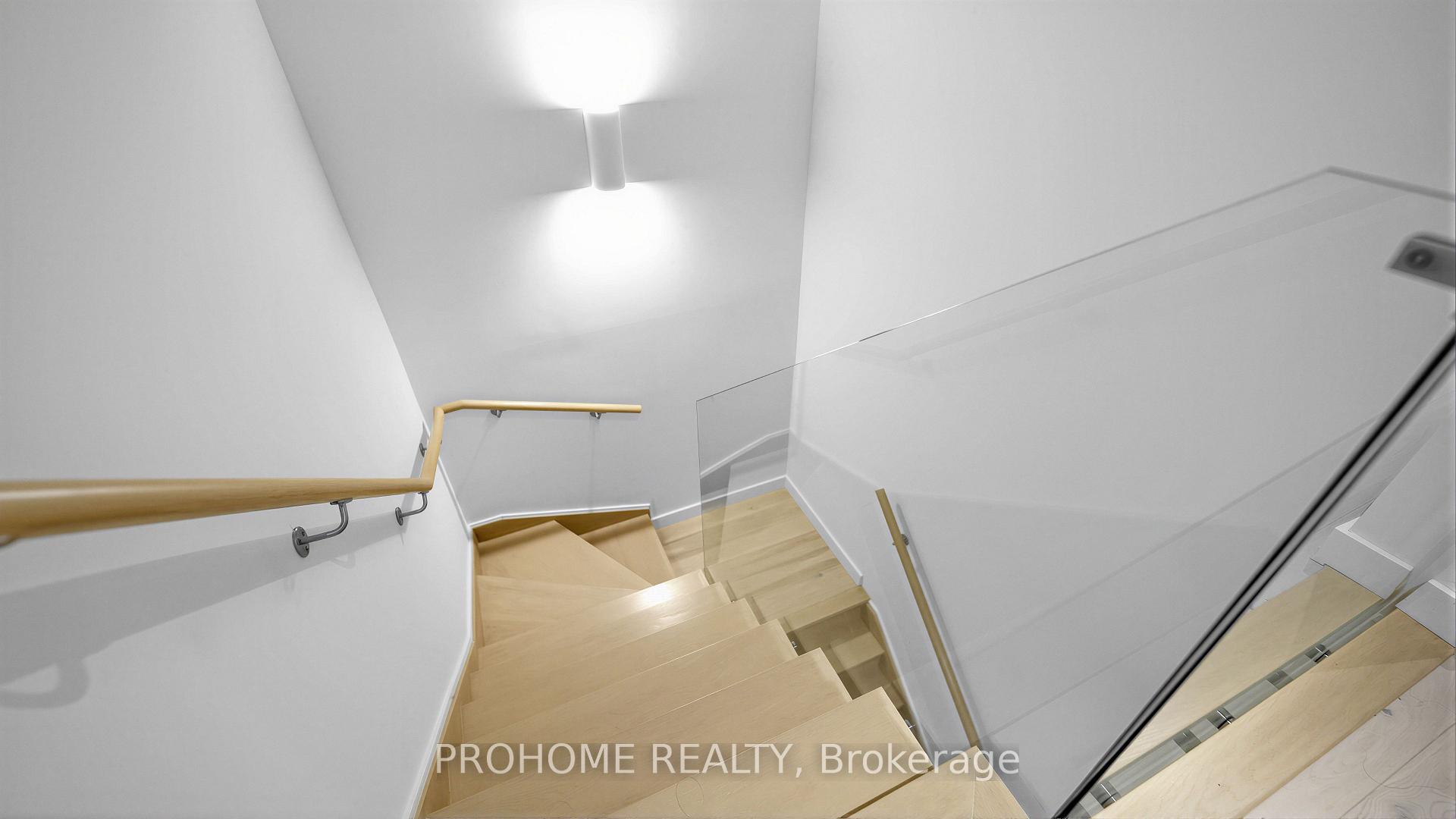 Photo 16 of Unit 111, 27 McMahon Drive, North York, Bayview Village — HOMEH