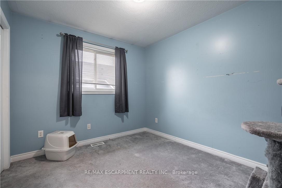 Photo 14 of 25 Donna Drive, Haldimand — HOMEH