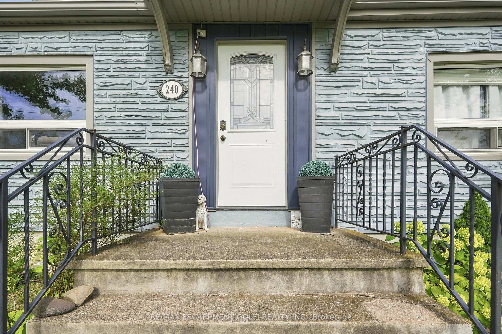 Photo 2 of 240 Pelham Road, St. Catharines, Western Hill — HOMEH
