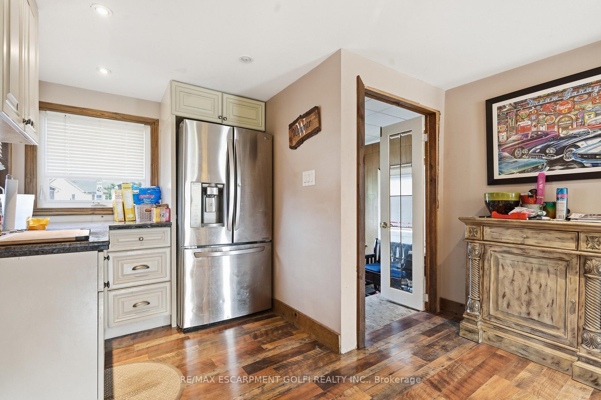 Photo 6 of 240 Pelham Road, St. Catharines, Western Hill — HOMEH