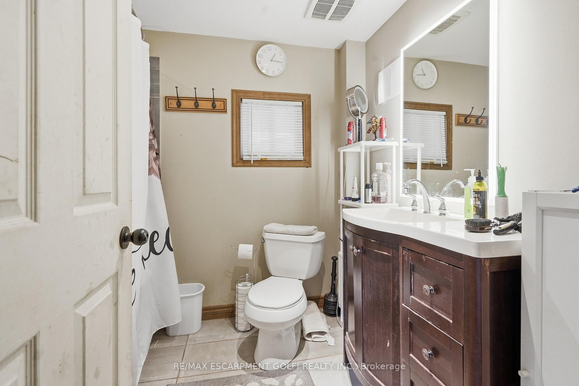 Photo 11 of 240 Pelham Road, St. Catharines, Western Hill — HOMEH