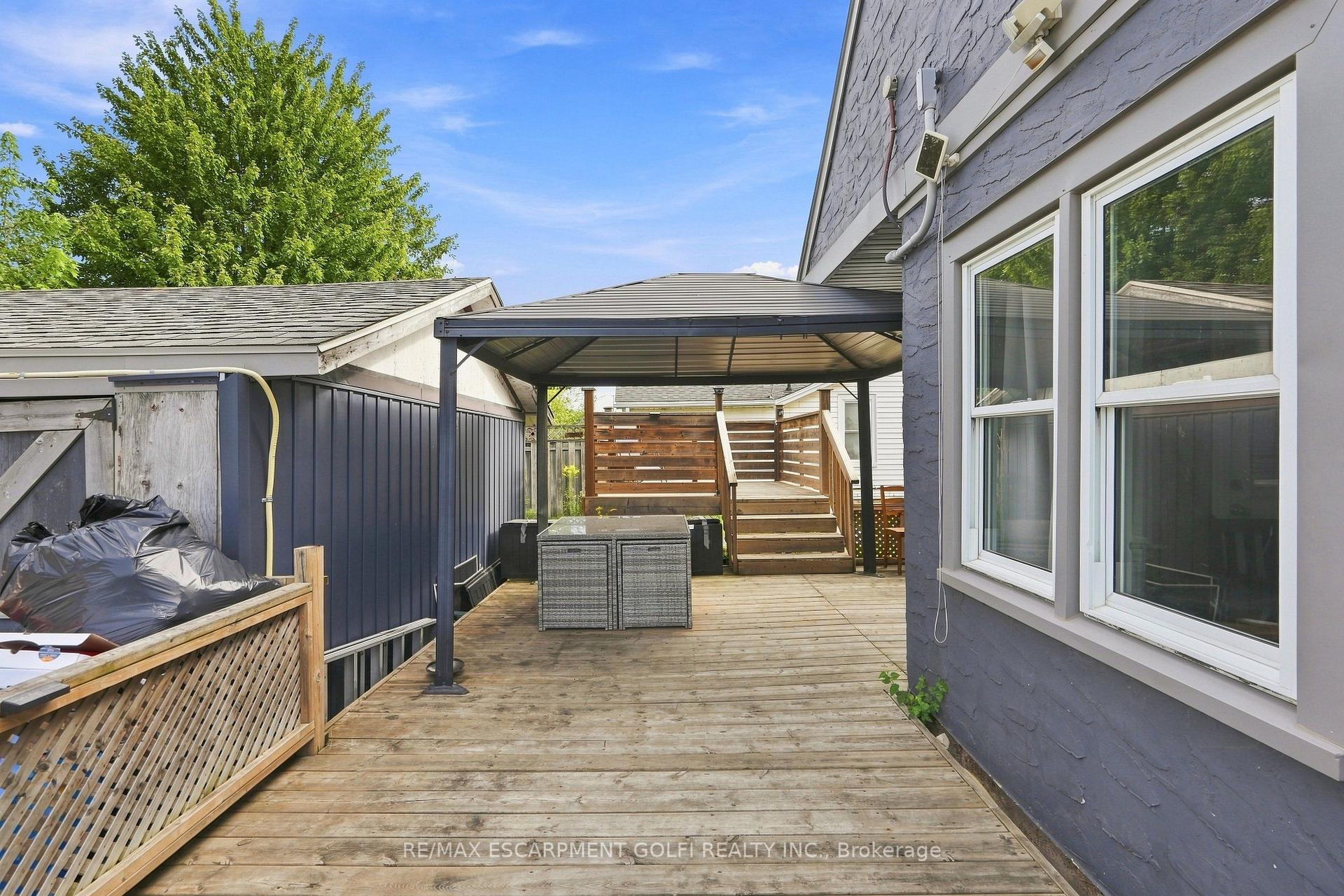 Photo 14 of 240 Pelham Road, St. Catharines, Western Hill — HOMEH