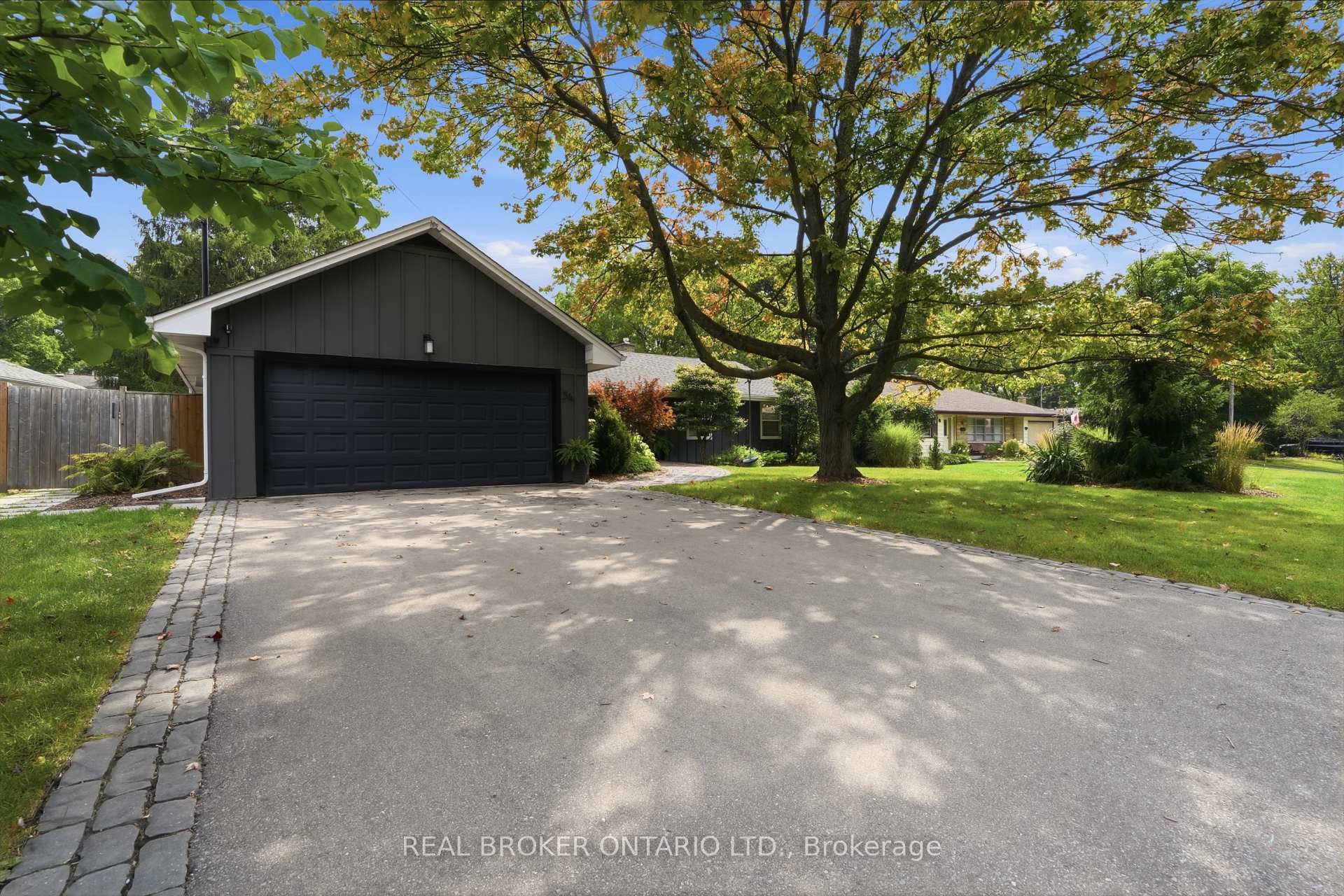 Photo 2 of 54 Mayfair Avenue, Hamilton, Dundas — HOMEH