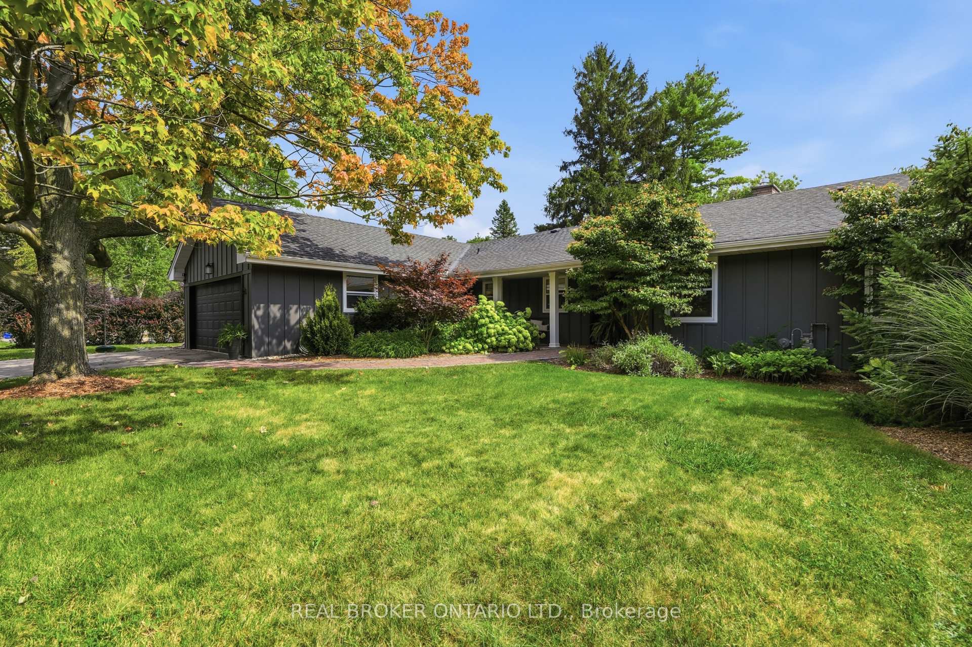 Photo 3 of 54 Mayfair Avenue, Hamilton, Dundas — HOMEH