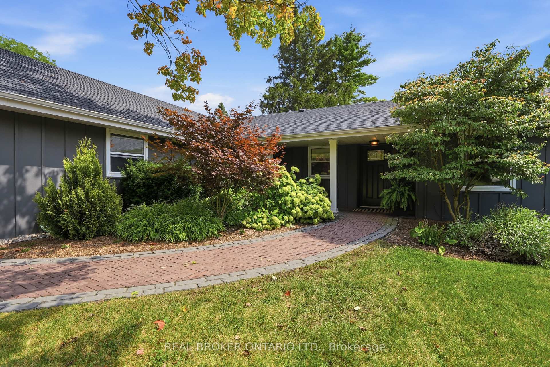 Photo 5 of 54 Mayfair Avenue, Hamilton, Dundas — HOMEH