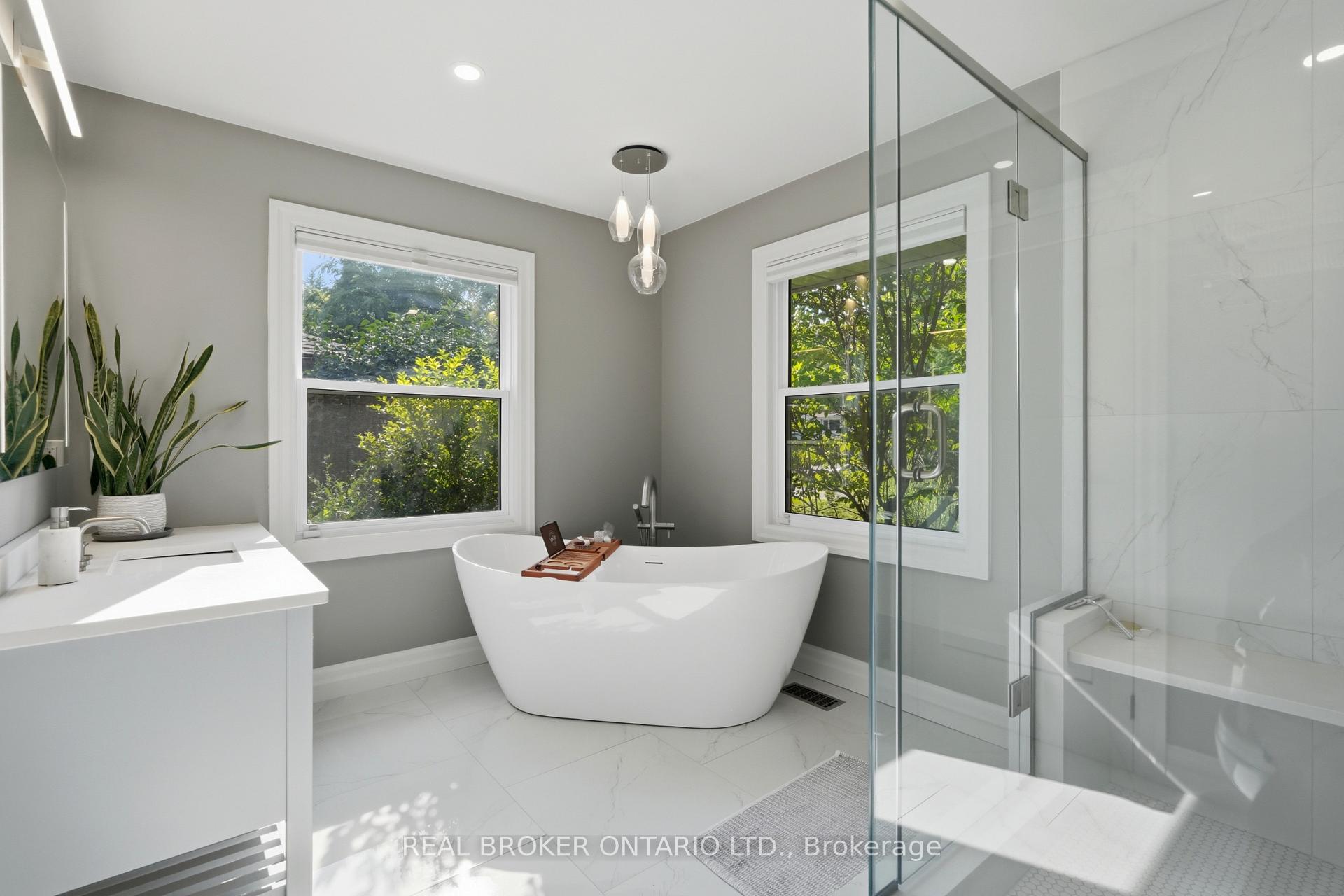 Photo 32 of 54 Mayfair Avenue, Hamilton, Dundas — HOMEH