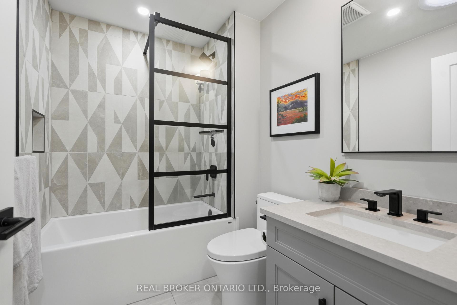 Photo 37 of 54 Mayfair Avenue, Hamilton, Dundas — HOMEH