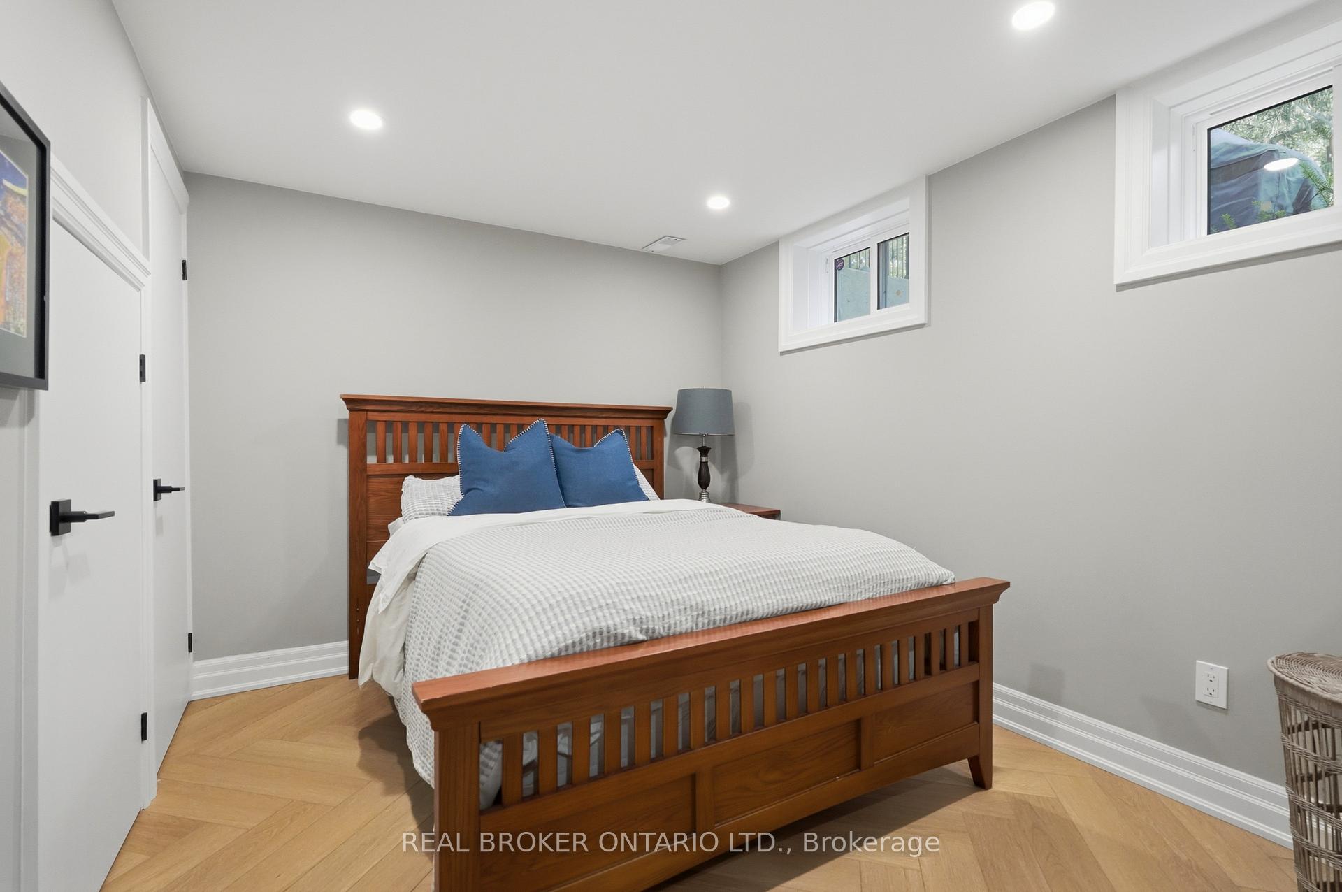 Photo 43 of 54 Mayfair Avenue, Hamilton, Dundas — HOMEH