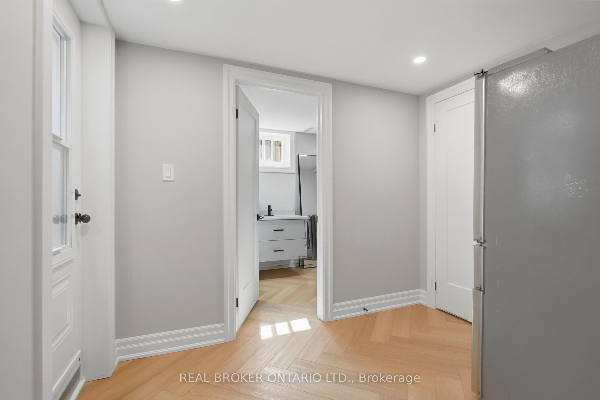 Photo 46 of 54 Mayfair Avenue, Hamilton, Dundas — HOMEH