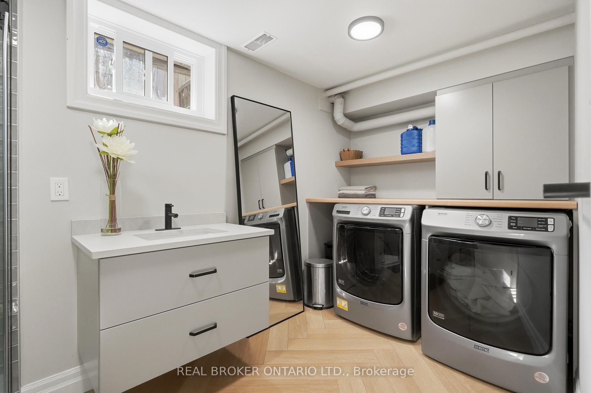 Photo 48 of 54 Mayfair Avenue, Hamilton, Dundas — HOMEH