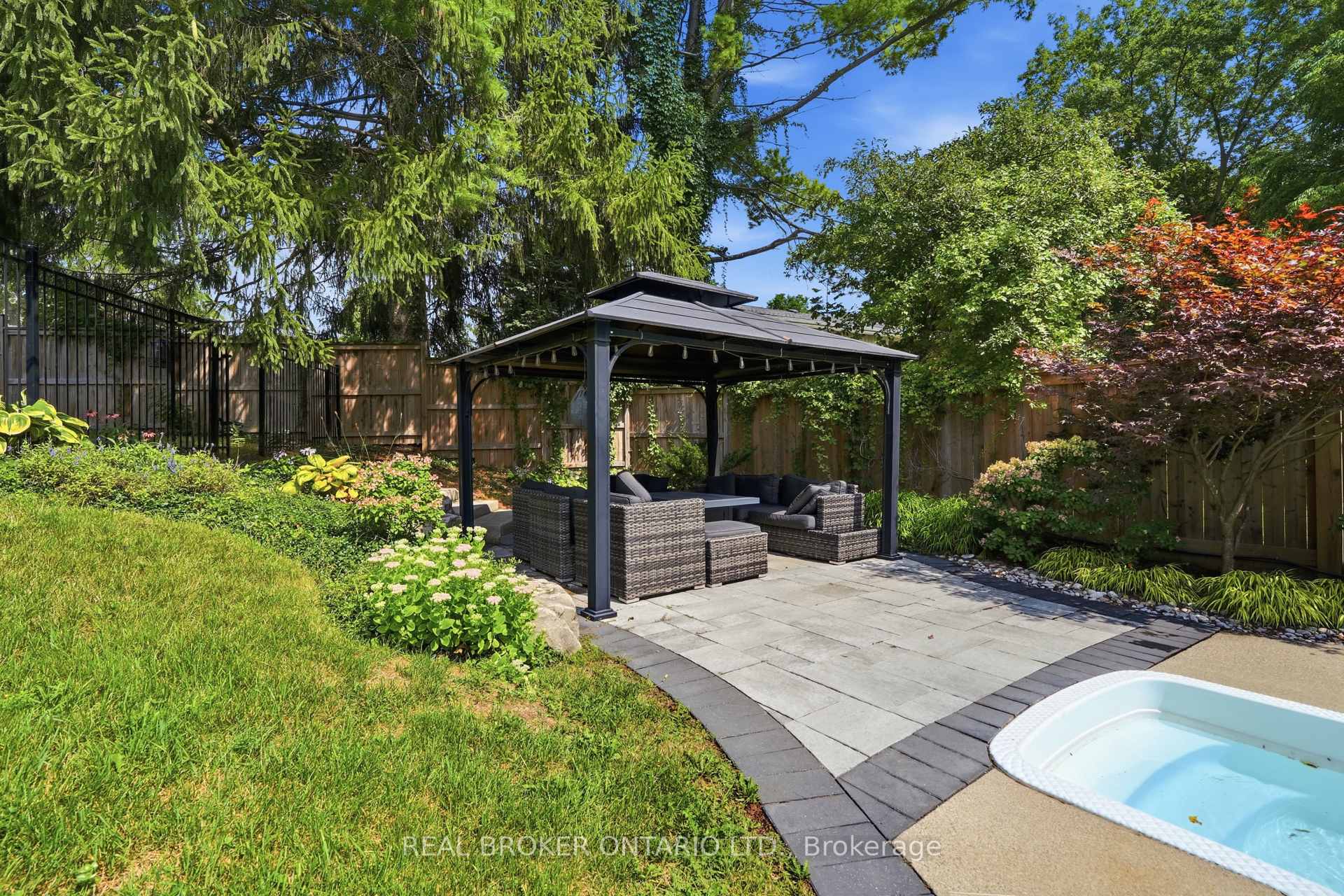 Photo 54 of 54 Mayfair Avenue, Hamilton, Dundas — HOMEH