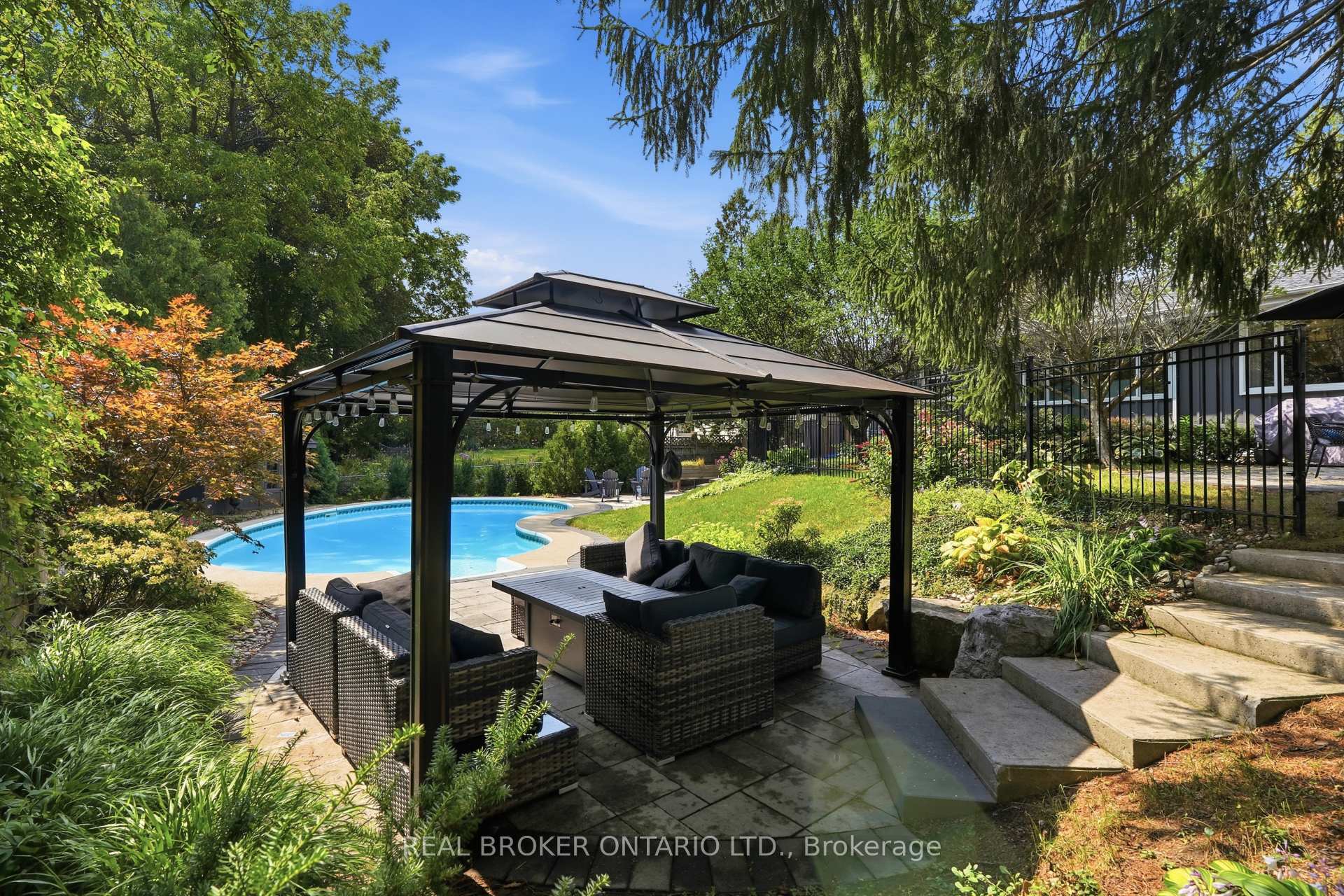 Photo 55 of 54 Mayfair Avenue, Hamilton, Dundas — HOMEH