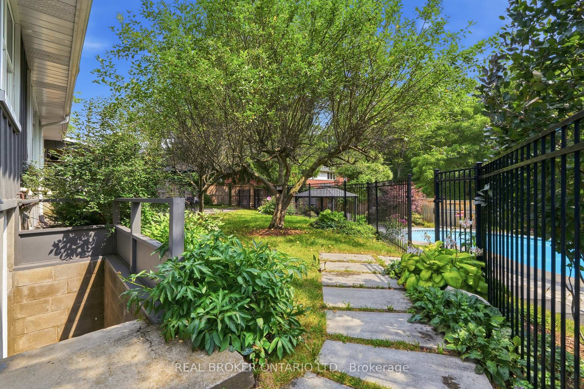 Photo 61 of 54 Mayfair Avenue, Hamilton, Dundas — HOMEH