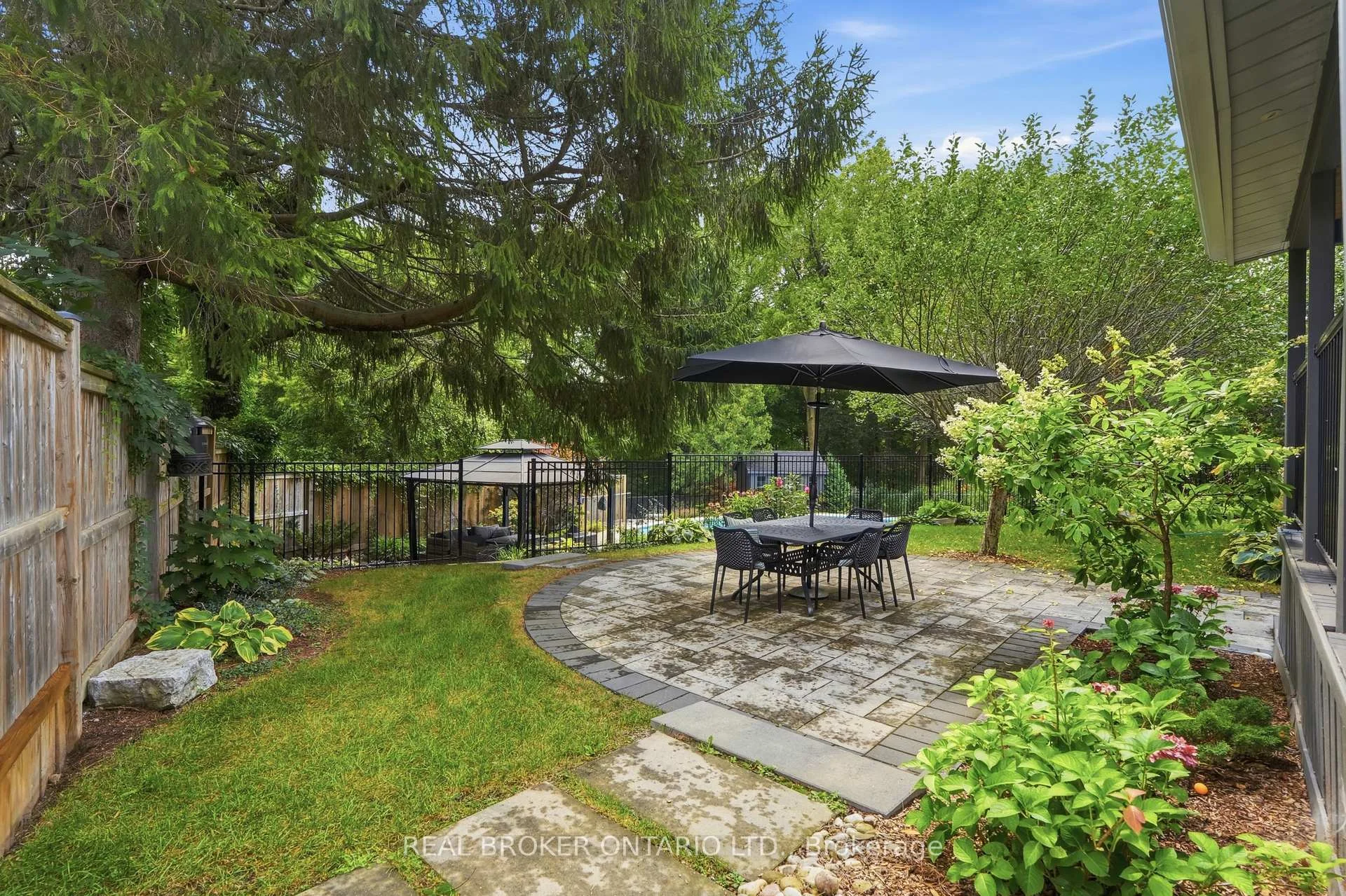 Photo 53 of 54 Mayfair Avenue, Hamilton, Dundas — HOMEH