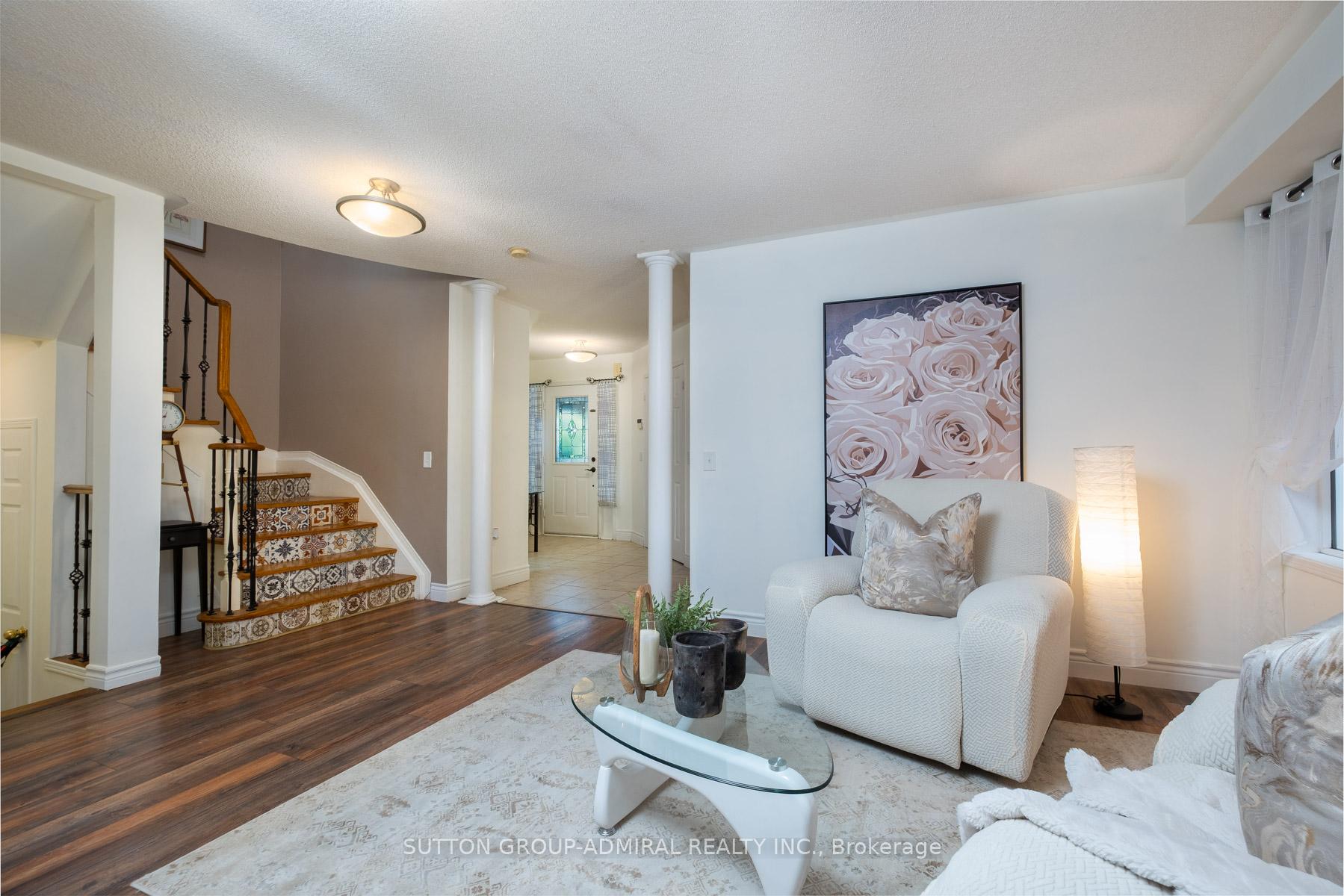 Photo 4 of 43 Crestridge Drive, Caledon, Bolton North — HOMEH