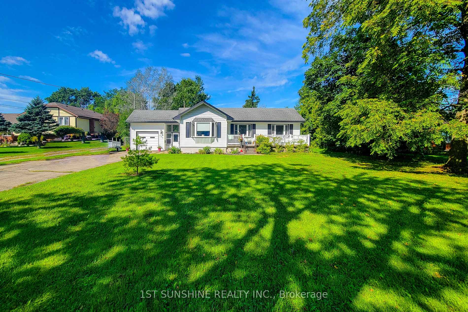Photo 3 of 306 Riverside Drive, Welland, Broadway — HOMEH