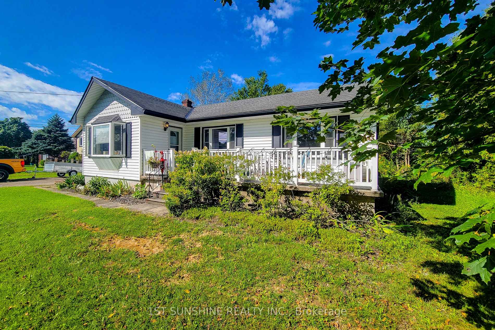 Photo 9 of 306 Riverside Drive, Welland, Broadway — HOMEH