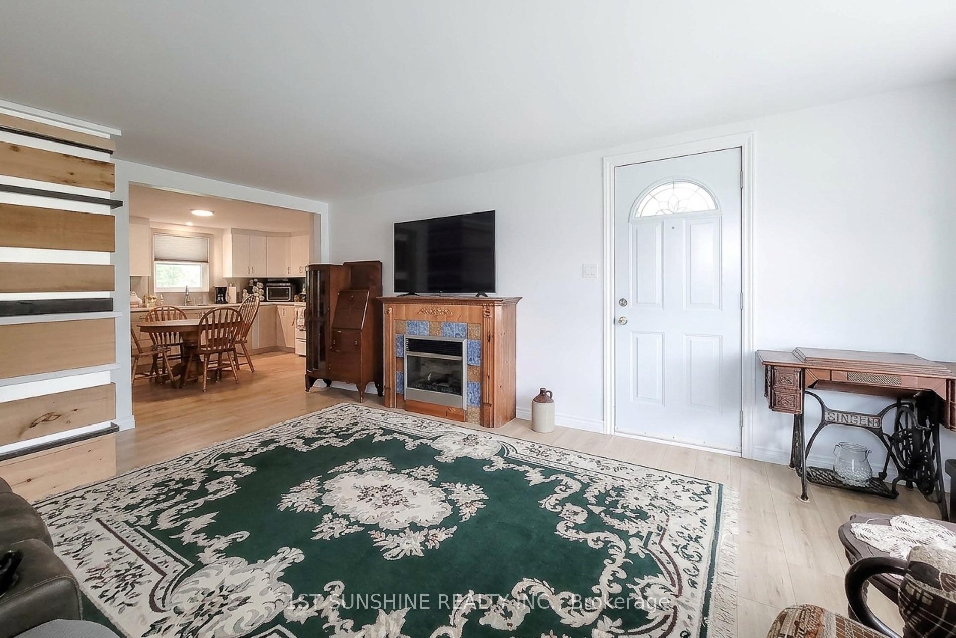 Photo 11 of 306 Riverside Drive, Welland, Broadway — HOMEH