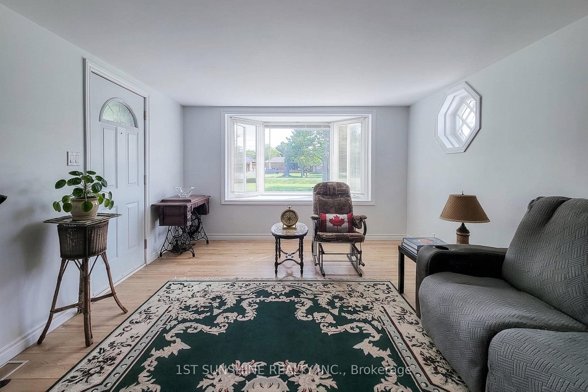 Photo 12 of 306 Riverside Drive, Welland, Broadway — HOMEH