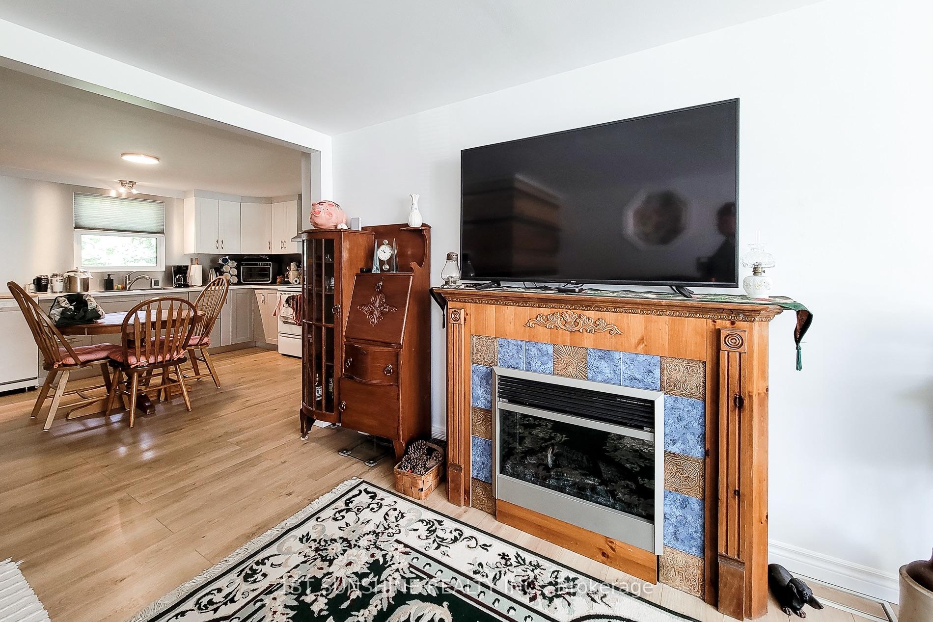 Photo 15 of 306 Riverside Drive, Welland, Broadway — HOMEH