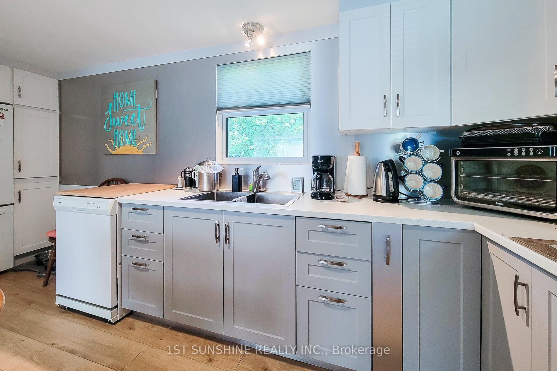 Photo 18 of 306 Riverside Drive, Welland, Broadway — HOMEH