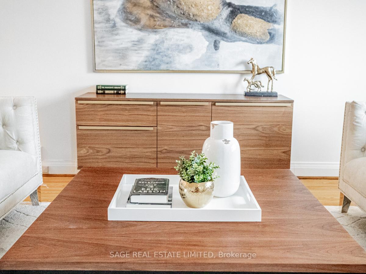 Photo 6 of 28 Barbara Crescent, Toronto, East York — HOMEH