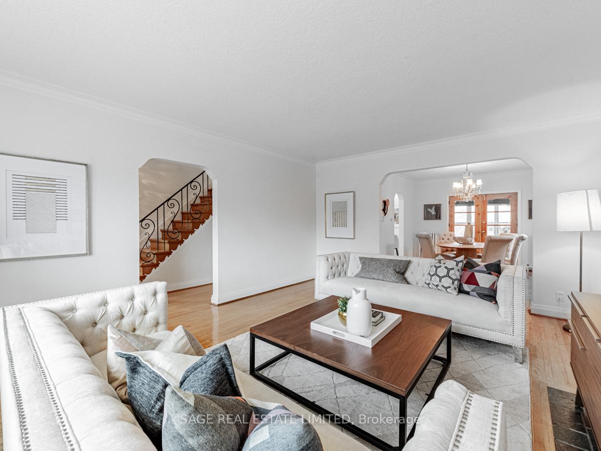 Photo 7 of 28 Barbara Crescent, Toronto, East York — HOMEH