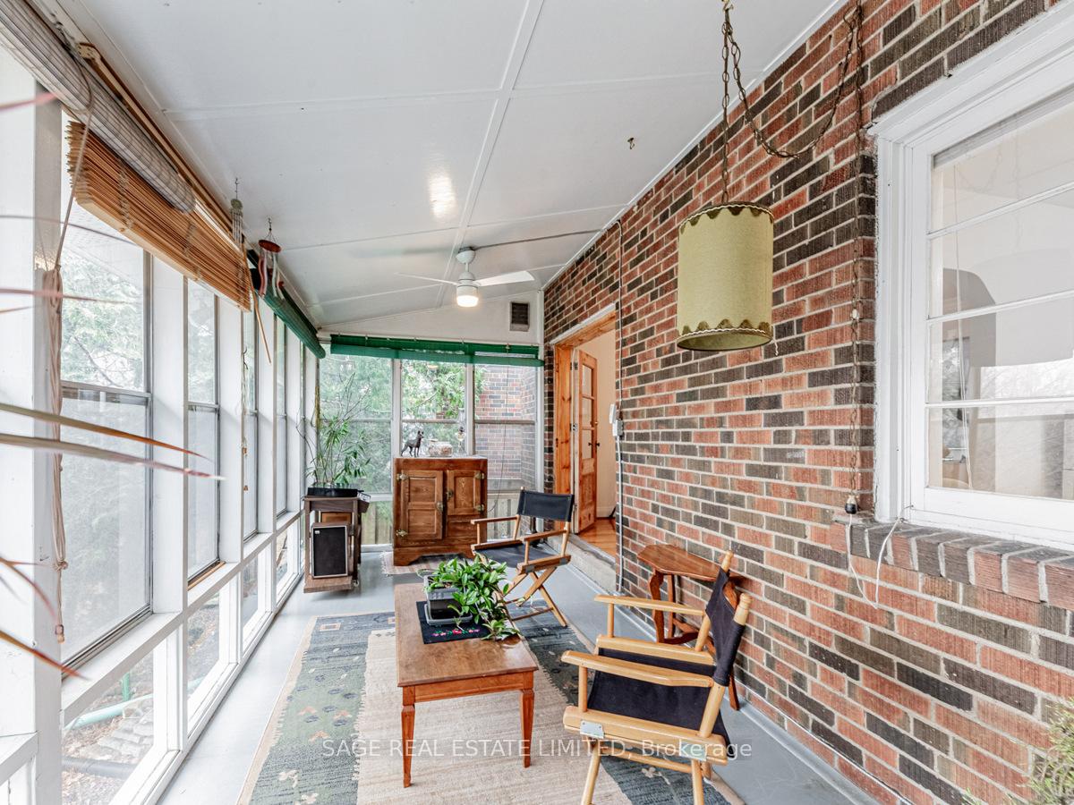 Photo 11 of 28 Barbara Crescent, Toronto, East York — HOMEH