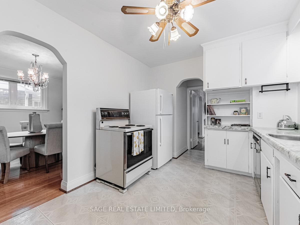 Photo 14 of 28 Barbara Crescent, Toronto, East York — HOMEH