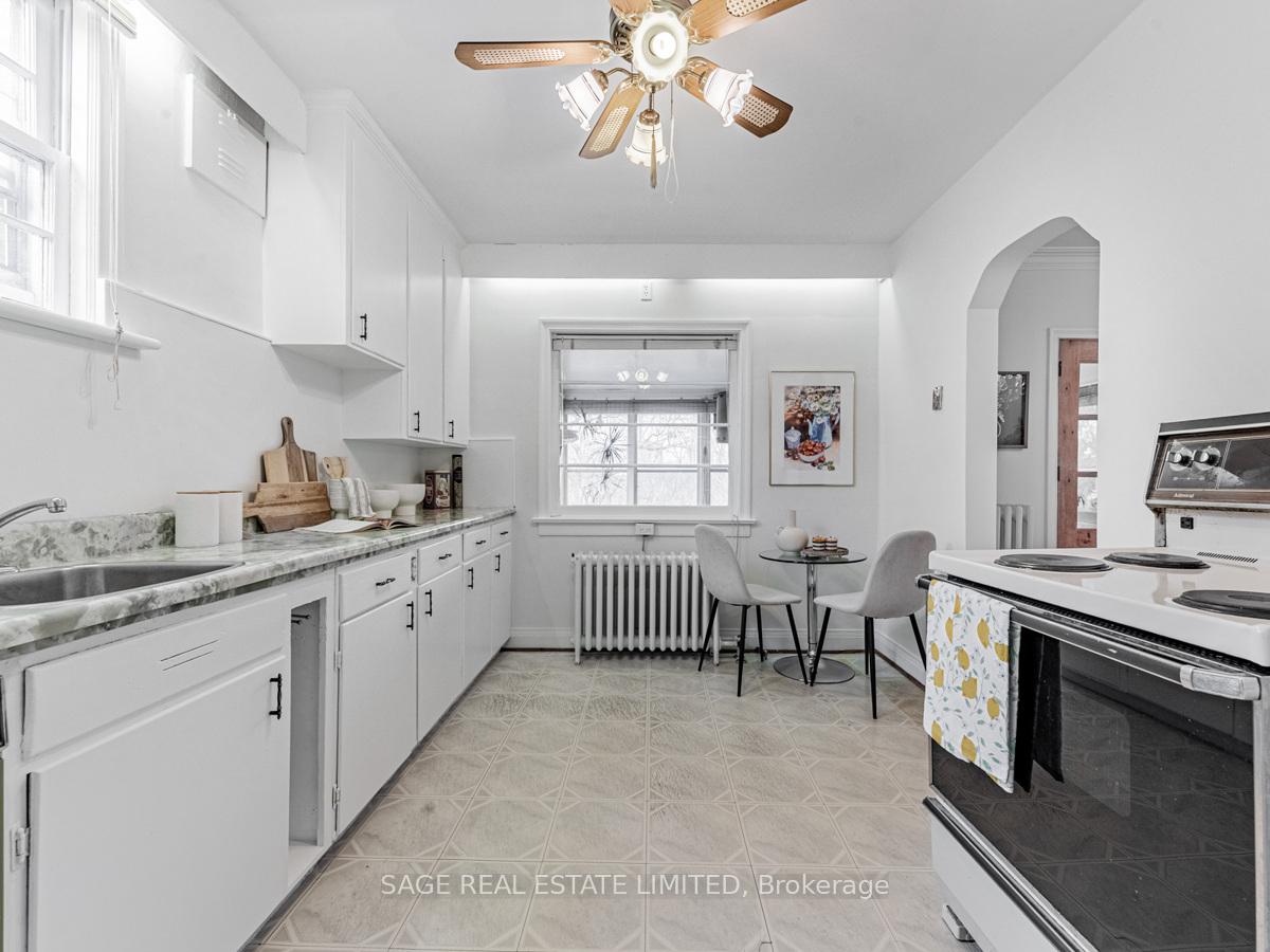 Photo 15 of 28 Barbara Crescent, Toronto, East York — HOMEH