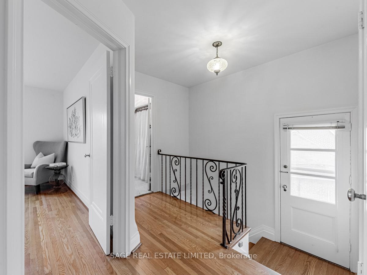 Photo 16 of 28 Barbara Crescent, Toronto, East York — HOMEH