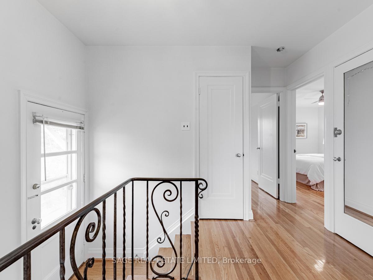 Photo 17 of 28 Barbara Crescent, Toronto, East York — HOMEH