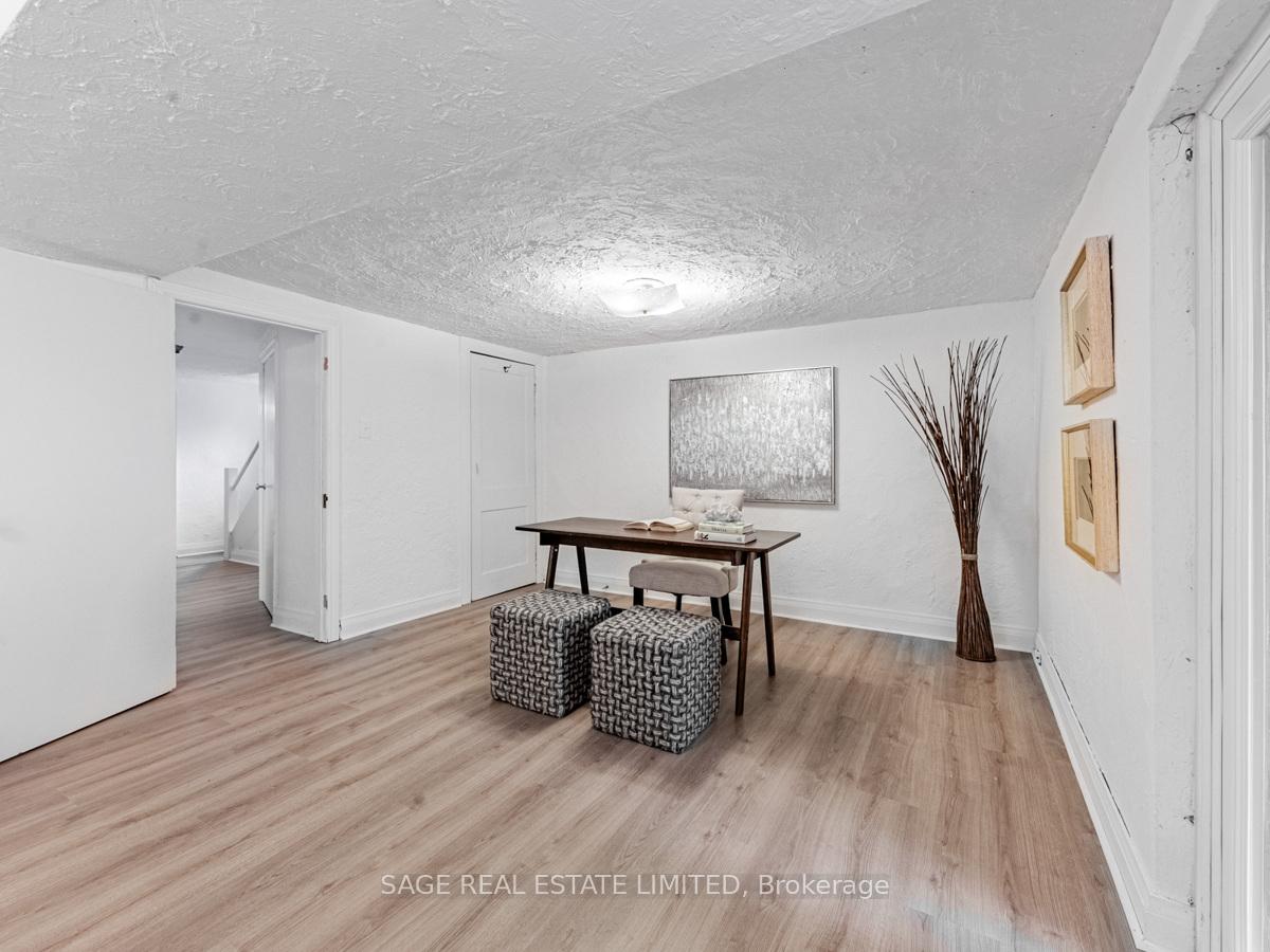 Photo 30 of 28 Barbara Crescent, Toronto, East York — HOMEH
