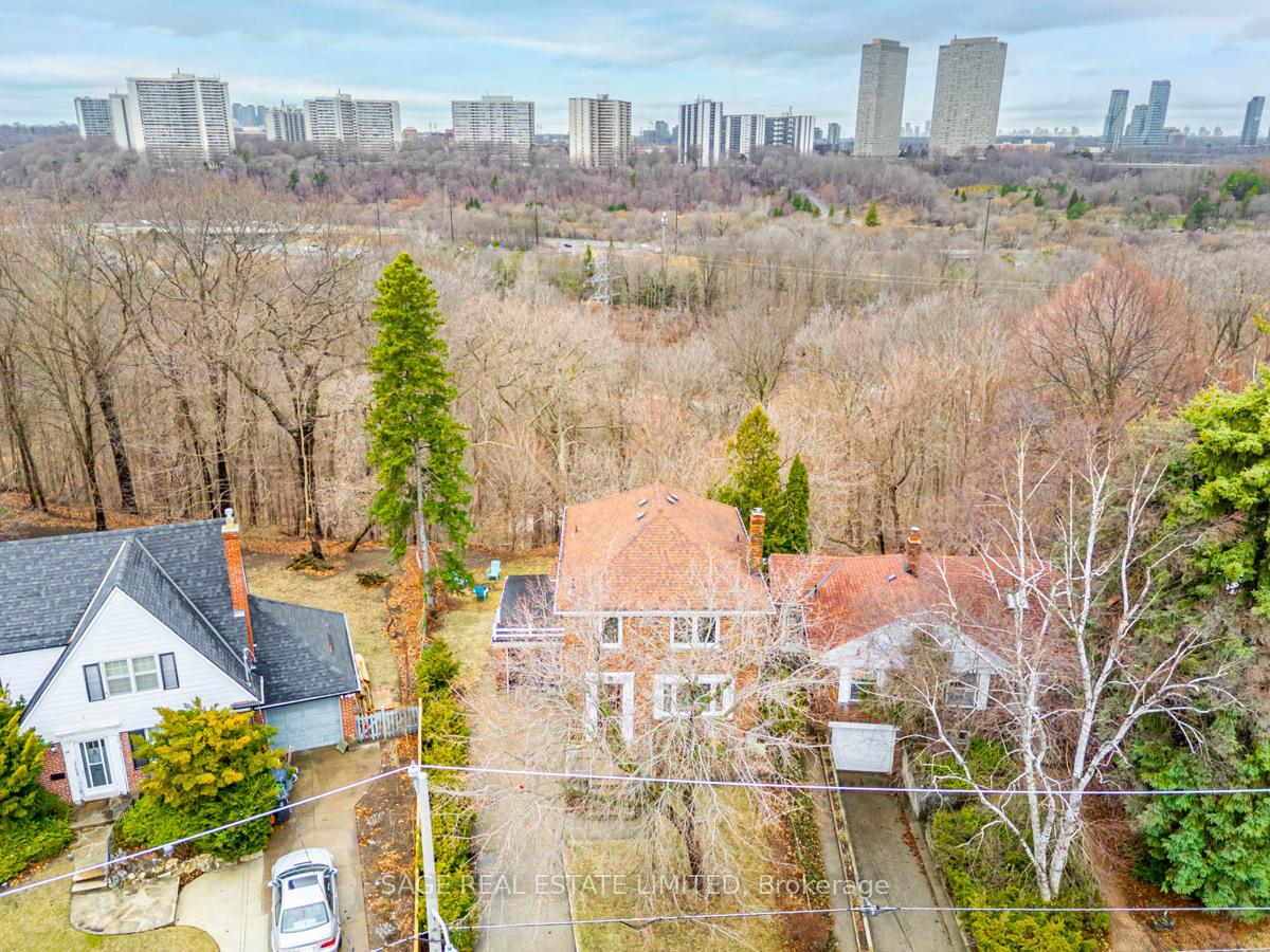 Photo 38 of 28 Barbara Crescent, Toronto, East York — HOMEH