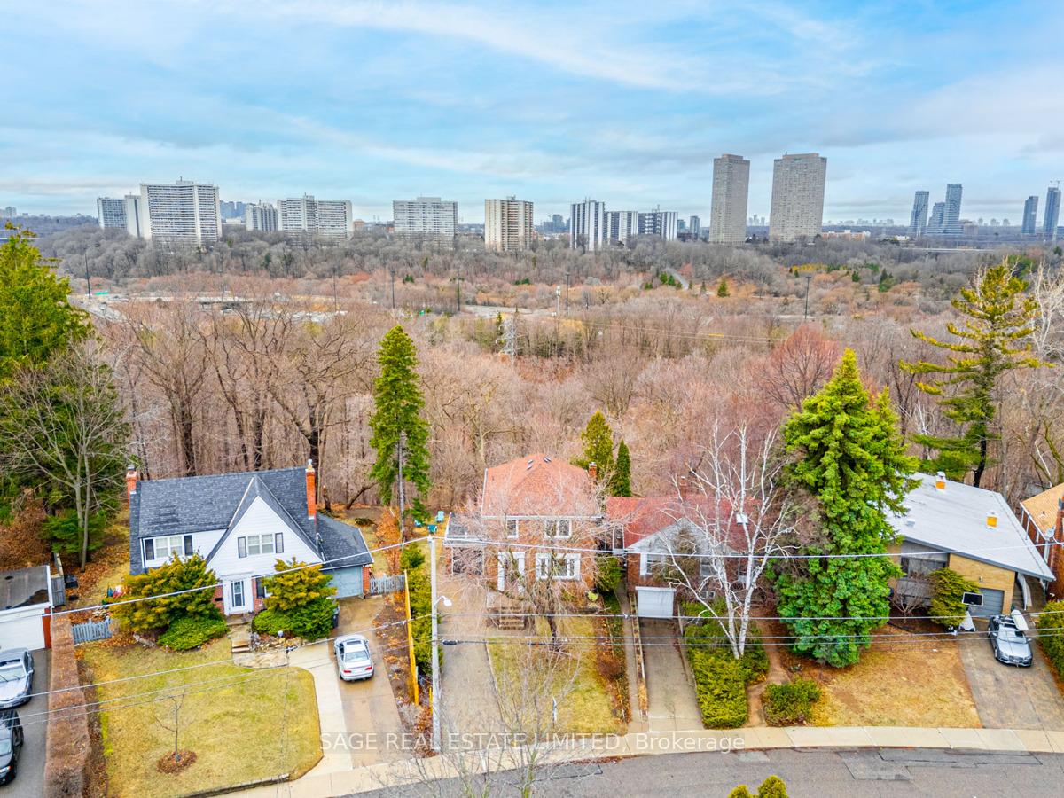 Photo 39 of 28 Barbara Crescent, Toronto, East York — HOMEH