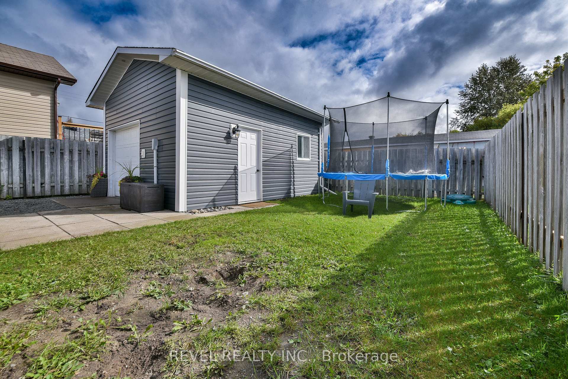 Photo 5 of 338 Craig Street, Timmins, MTJ - Main Area — HOMEH