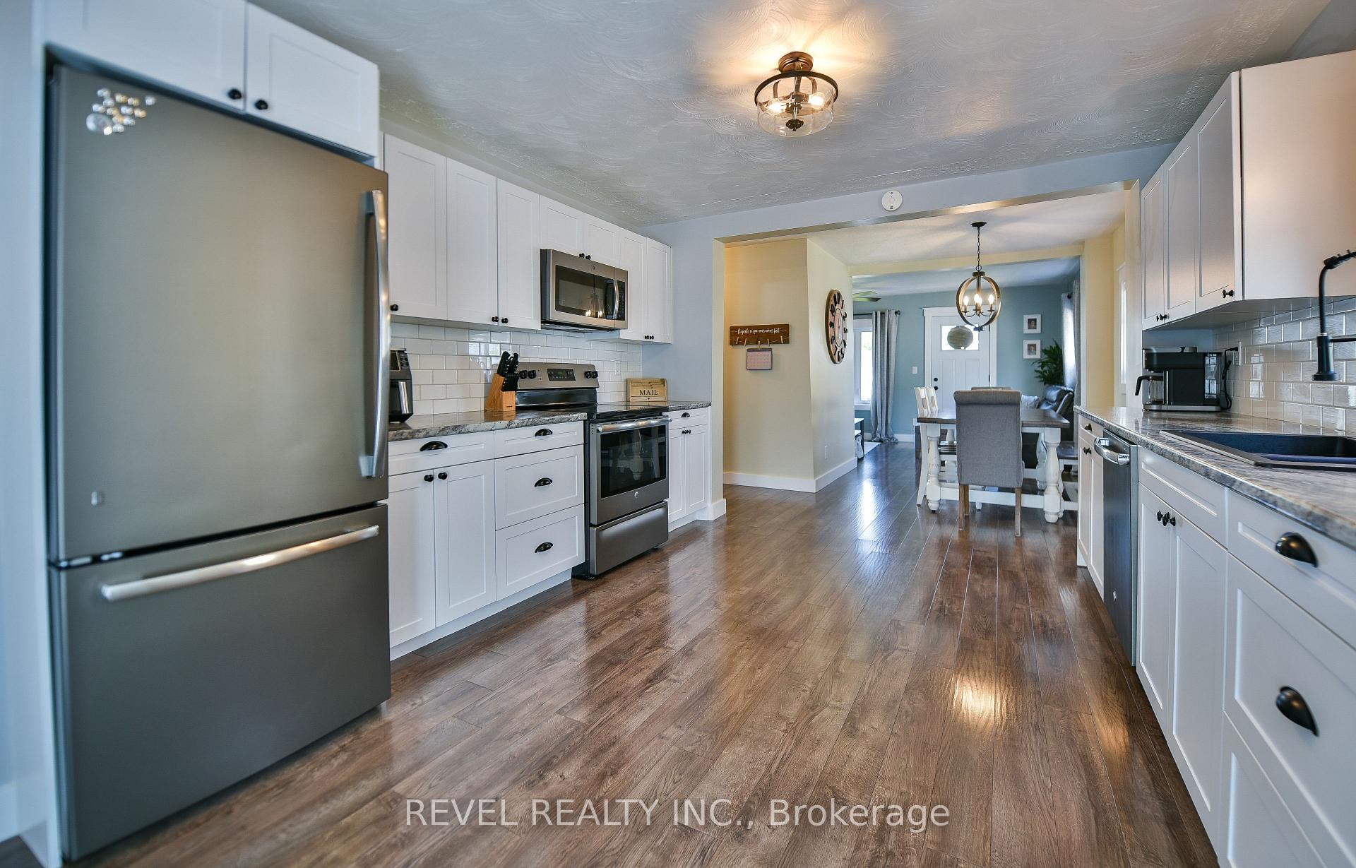 Photo 7 of 338 Craig Street, Timmins, MTJ - Main Area — HOMEH