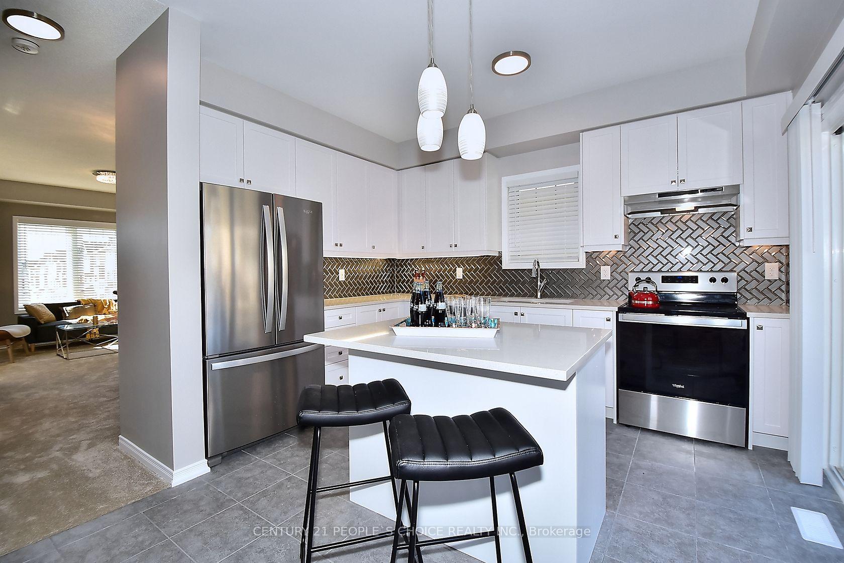 Photo 14 of 13 Devineridge Avenue, Ajax, Central East — HOMEH